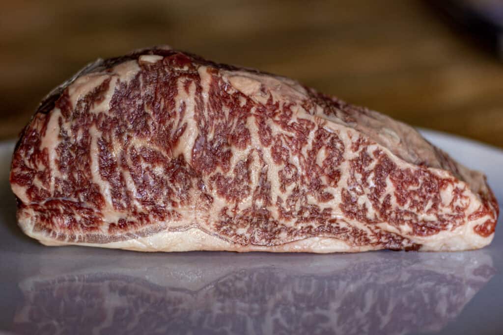 raw wagyu new york strip 