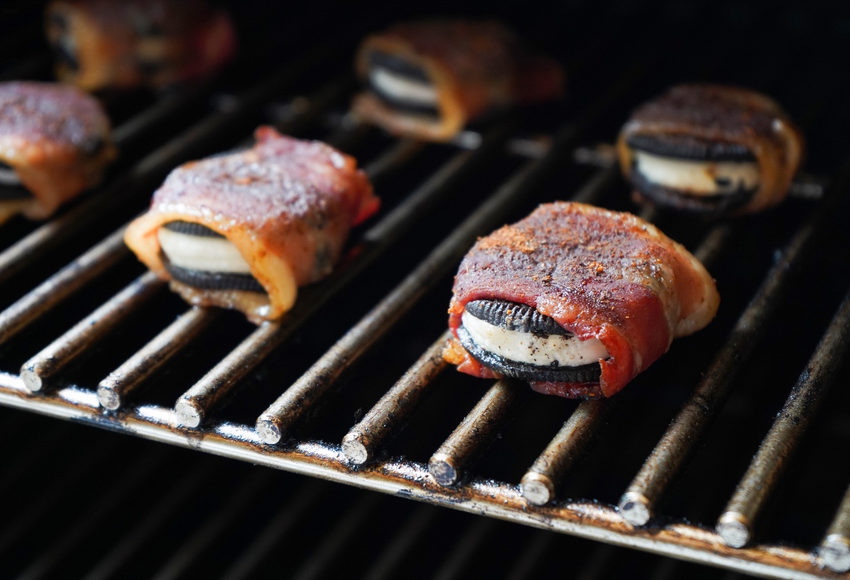 Smoked Oreos on smoker grates after cooked